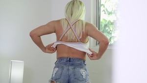 Share My BF - Kinsley Karter licking pussy