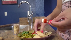 Passion HD: Eliza Ibarra goes in for pussy fucking