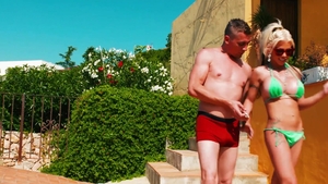 HarmonyVision-Video - Bimbo couple finds irresistible cumshot