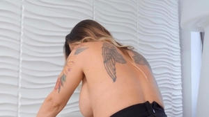 I Know That Girl - Horny Lily Veroni seduce in office