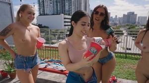 MoneyTalks: Kelsi Monroe fucking for money