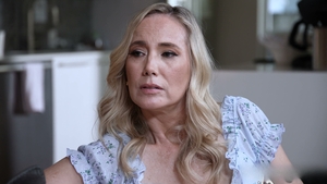 Horny stepmom begs for raw breeding in her backdoor
